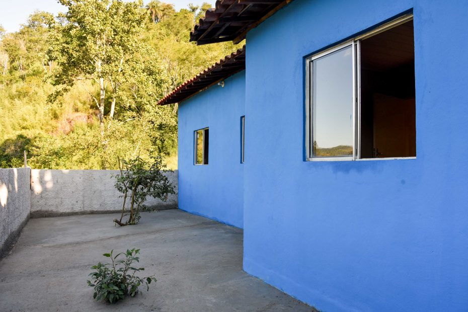 Programa “Arrumando a Casa” entrega duas casas reformadas em